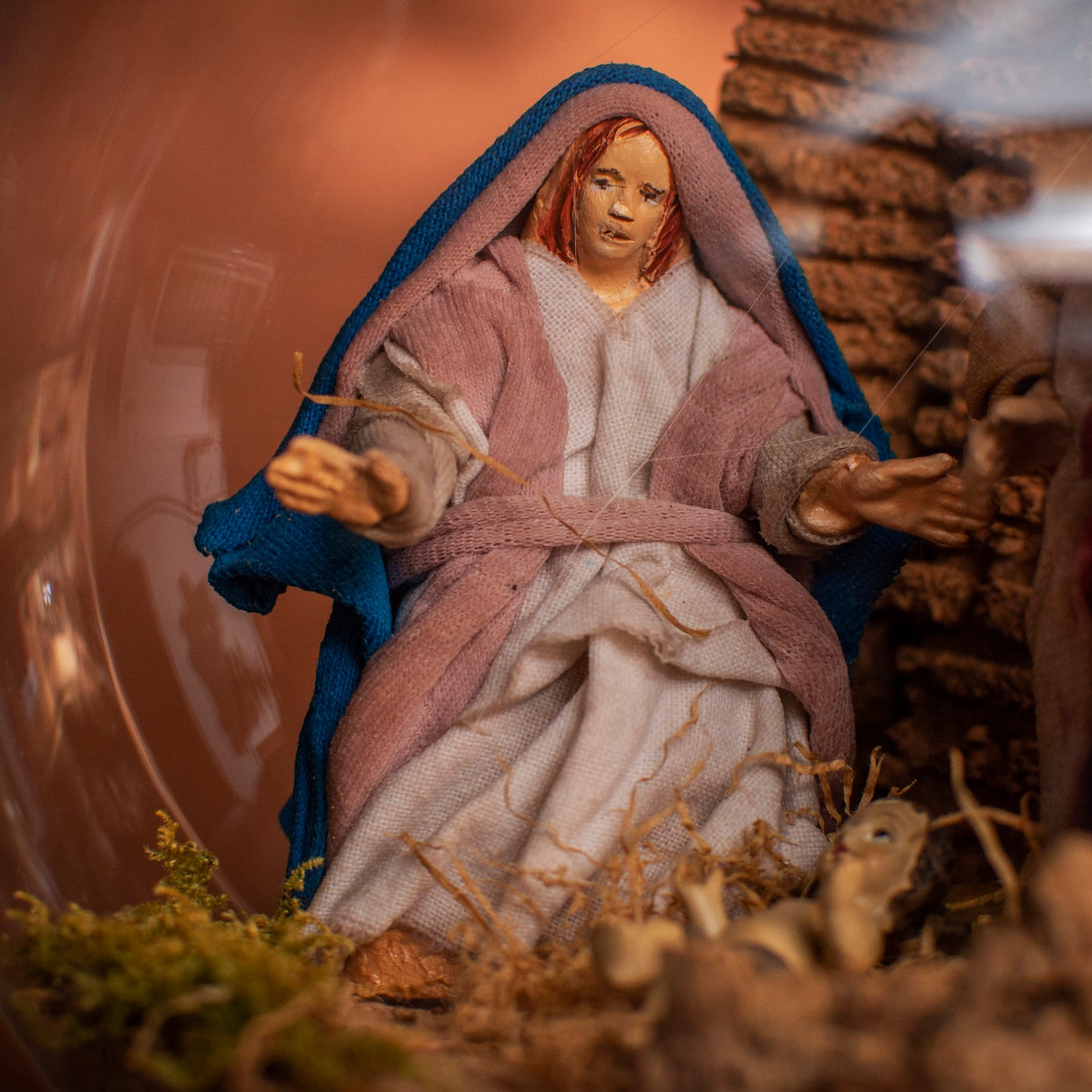 PRESEPE IN PALLA DI VETRO GRANDE COMPLETO PASTORI TERRACOTTA