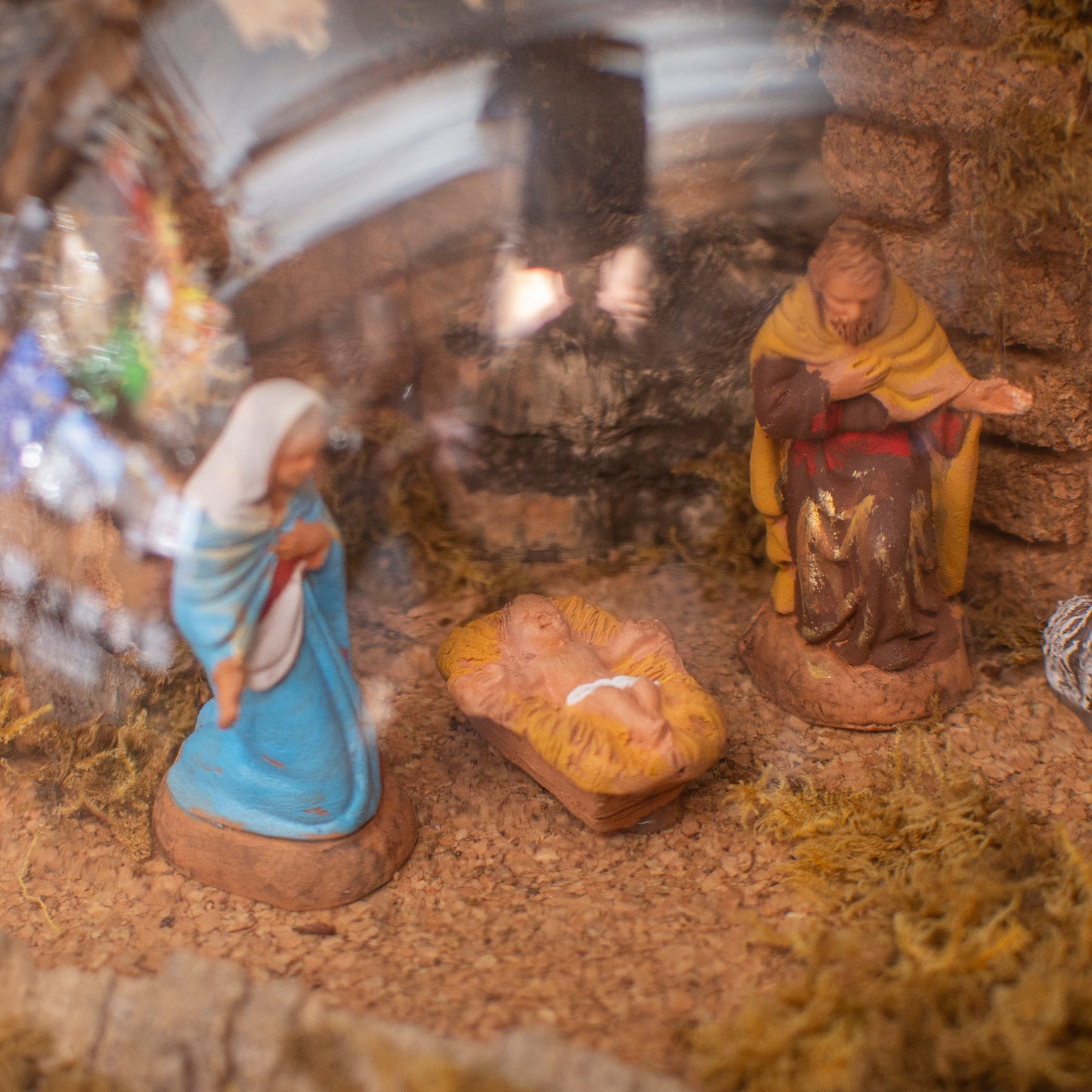 PRESEPE IN PALLA DI VETRO COMPLETO PASTORI TERRACOTTA